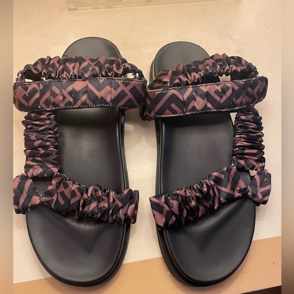 Fendi logo sandals